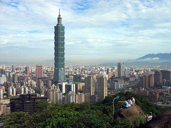 Zelená architektúra v praxi. Taipei 101, Taiwan – od roku 2011 najväčšia a zároveň najvyššia zelená budova sveta ohodnotená certifikátom LEED Platinum.